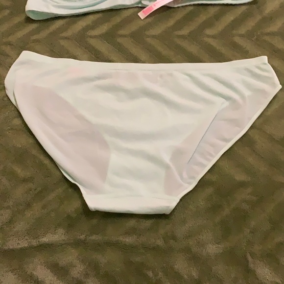 Cute PINK VS lace bra set. L - Picture 6 of 8